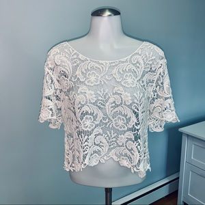Short sleeved lace crop top